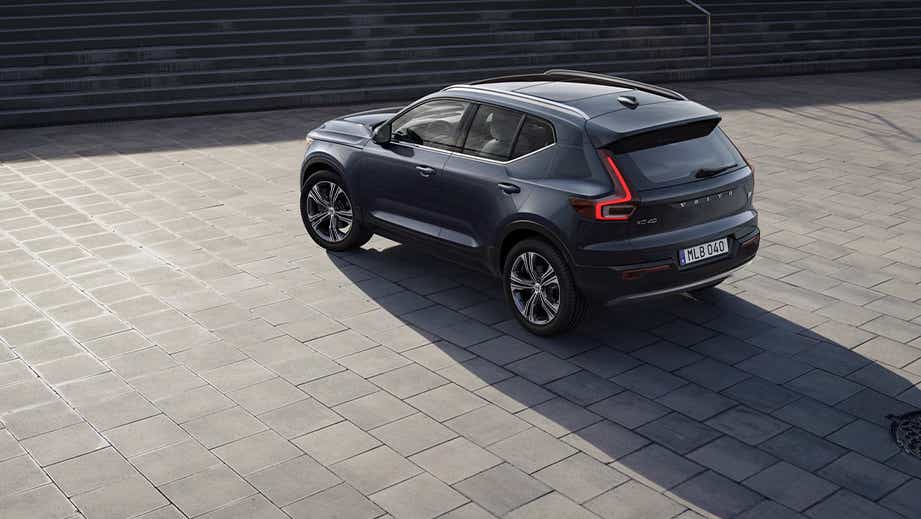 rear three-quarter view of a Denim Blue Volvo XC40 Recharge