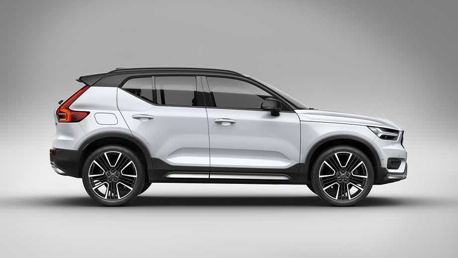 side view of a Volvo XC40 Recharge