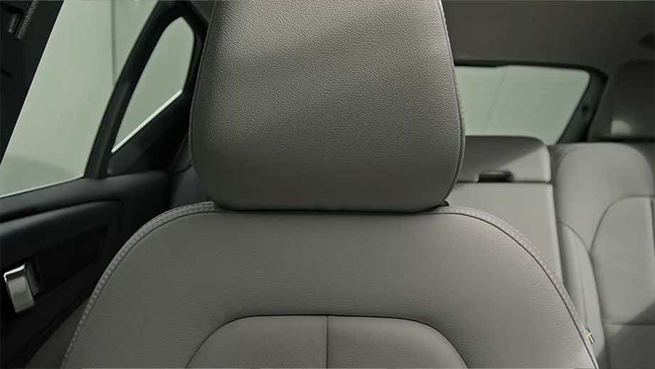 front seat headrest of a Volvo XC40