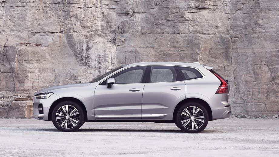 side view of a Silver Dawn Volvo XC60