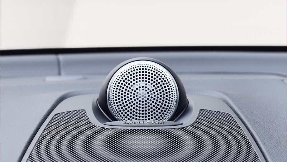 Bowers & Wilkins dashboard speaker of a Volvo XC60