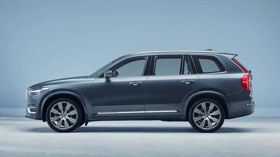 side view of a Platinum Grey Volvo XC90 2022-2024
