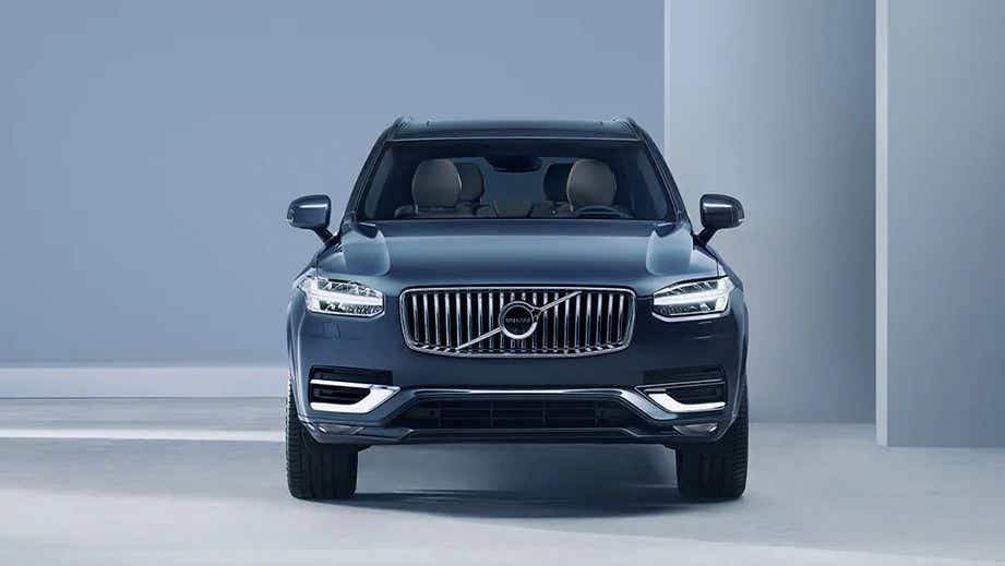 front view of a Volvo XC90 2022-2024