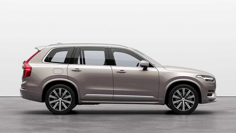 side view of a Volvo XC90 2022-2024