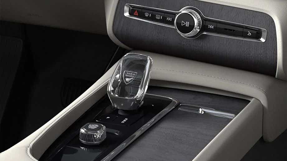 interior gear selector and console of a Volvo XC90 2022-2024