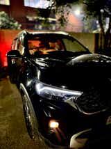 front three-quarter view of a Kia Sonet