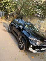 front three-quarter view of a Kia Sonet