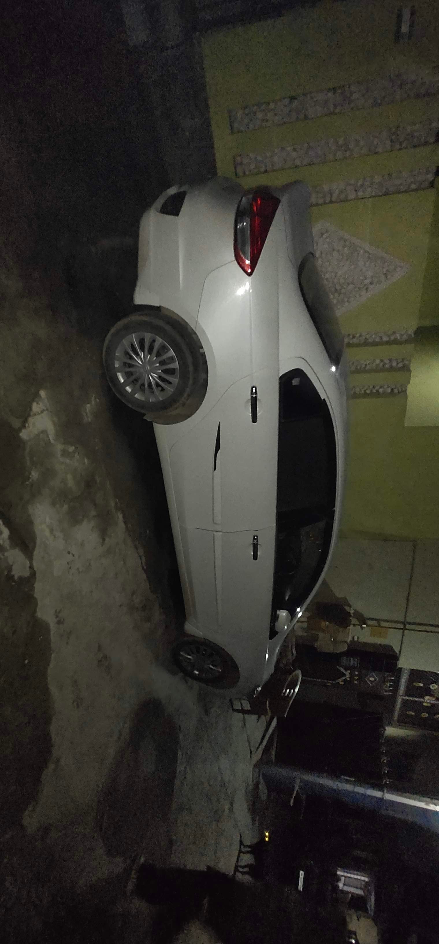 side view of a Maruti Suzuki Ciaz