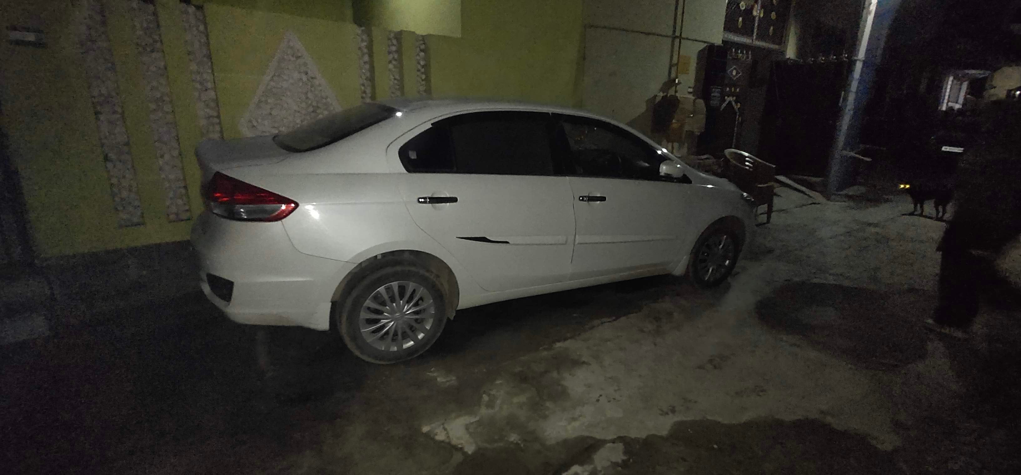 side view of a Maruti Suzuki Ciaz