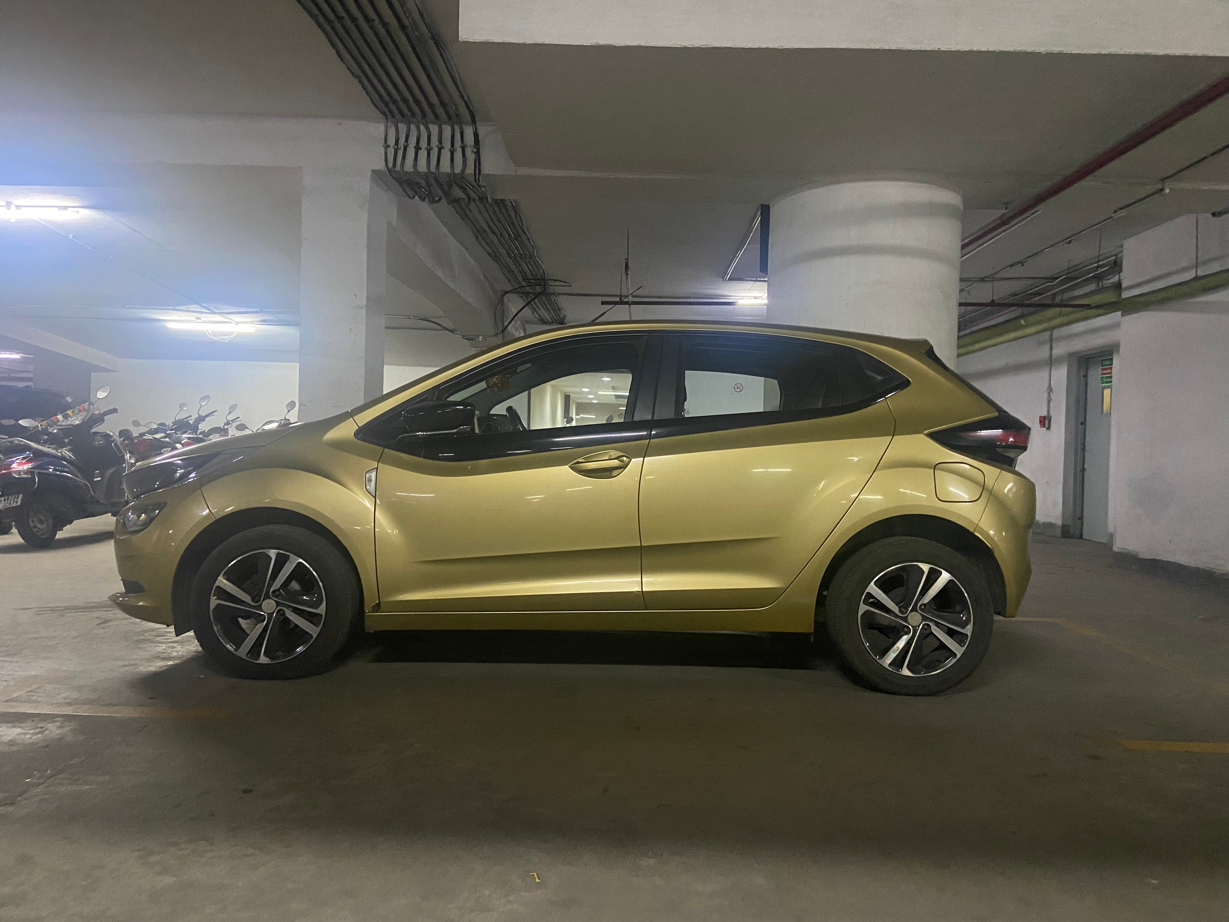 side profile of a High Street Gold Tata Altroz 2020-2024