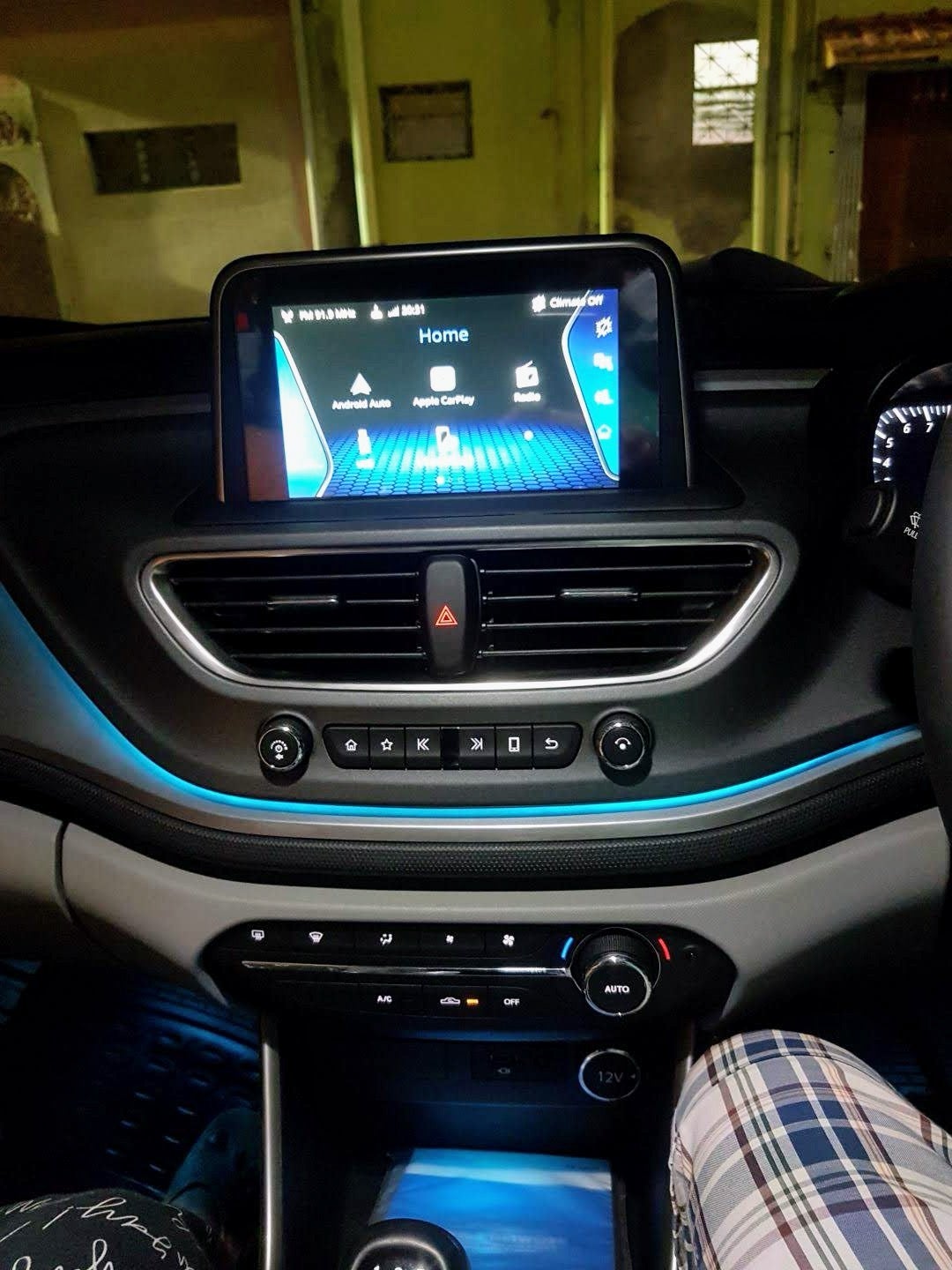 interior dashboard of a Tata Altroz 2020-2024