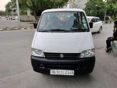 Front view of a Solid White Maruti Suzuki Eeco