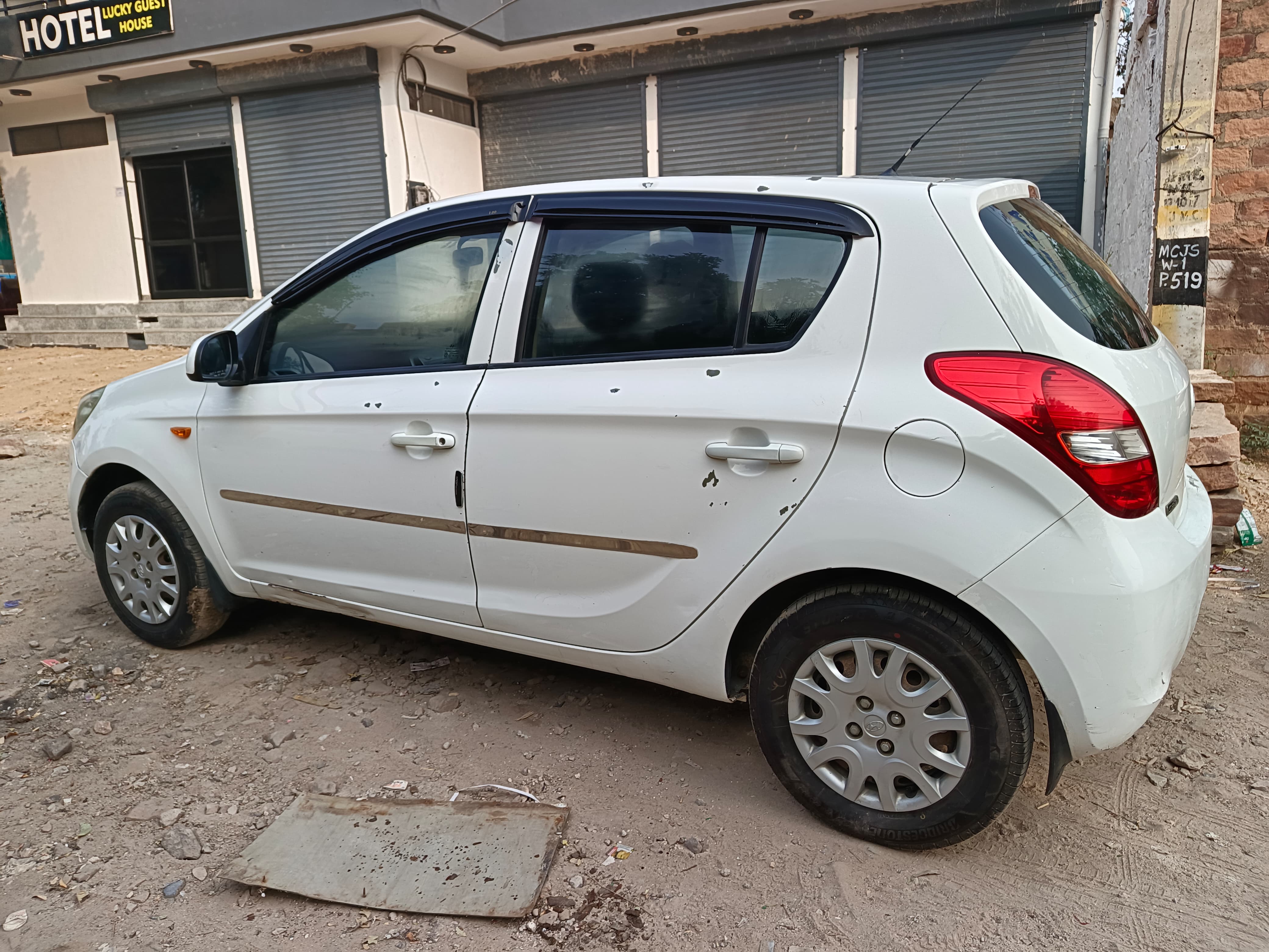 side view of a Hyundai i20