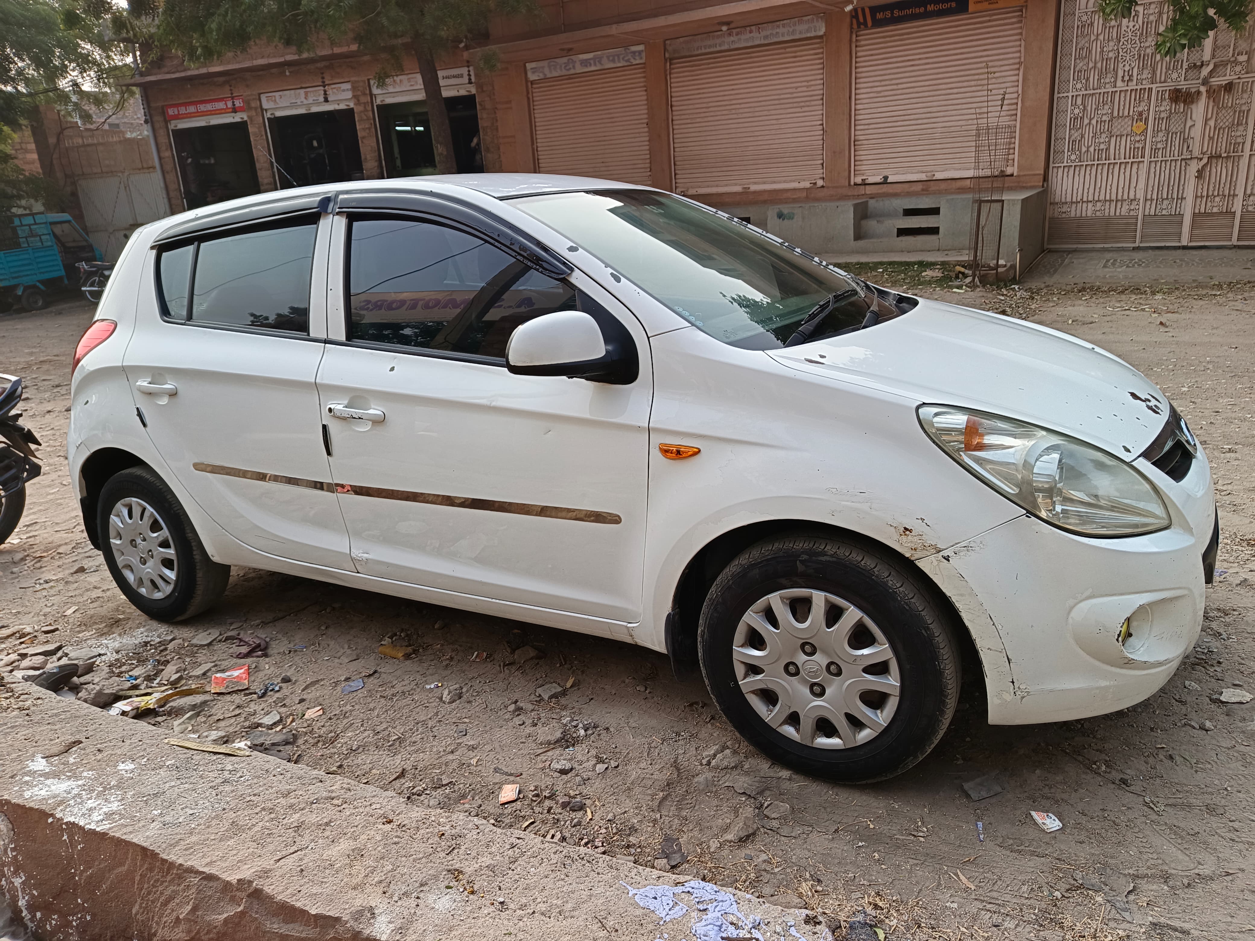 side view of a Hyundai i20