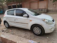 side view of a Hyundai i20