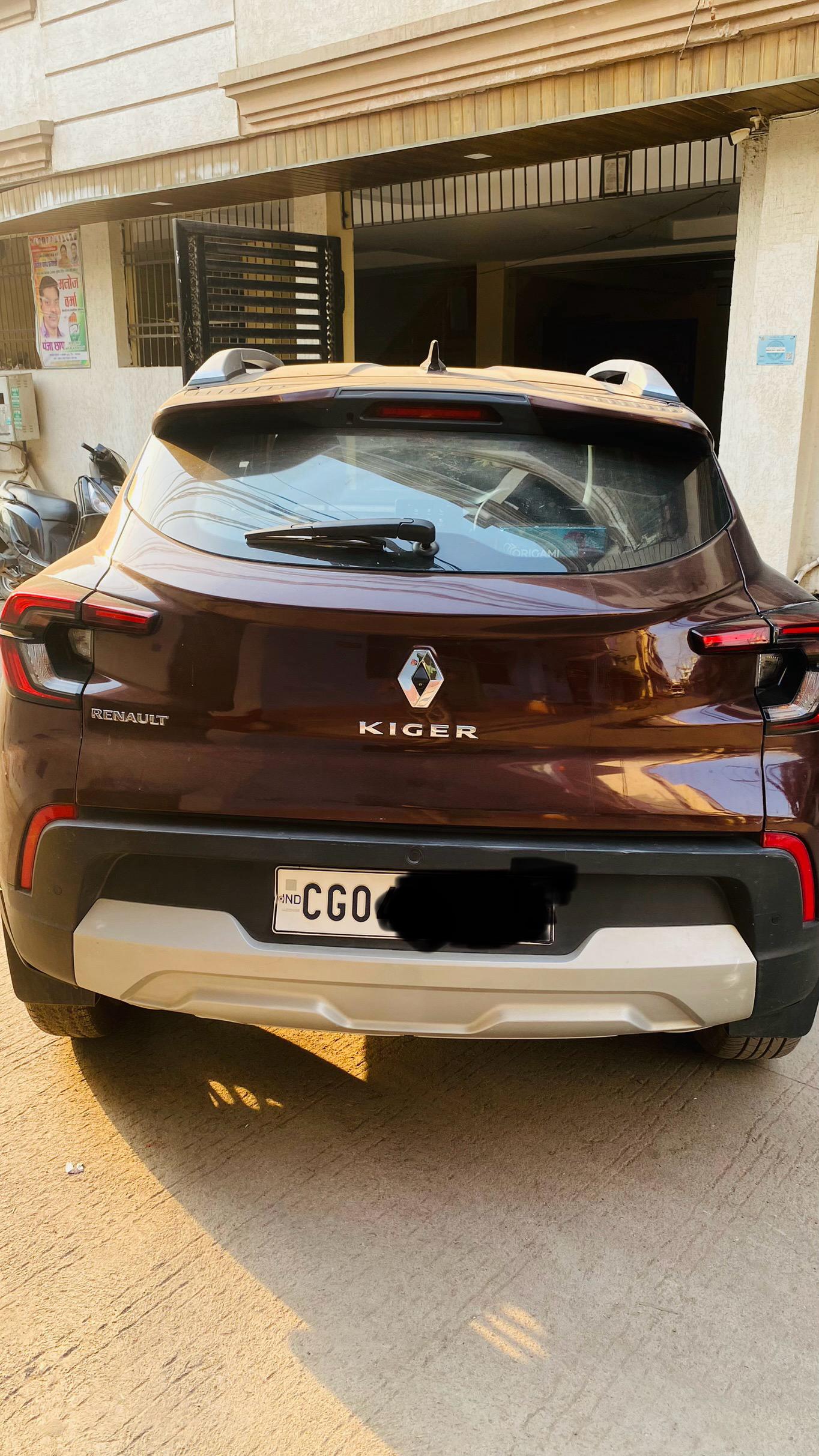 Rear view of a Renault Kiger 2023-2024