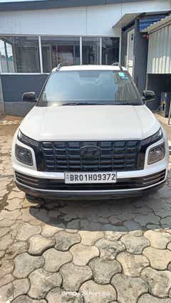 front view of a Hyundai Venue