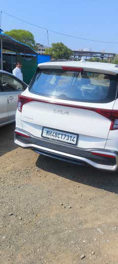 Rear view of a Kia Carens