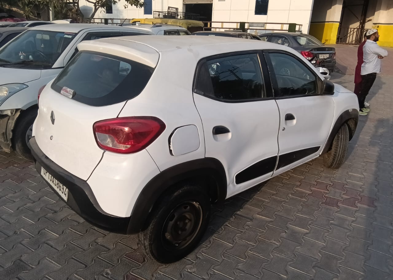 rear three-quarter view of a Renault KWID
