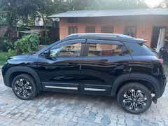 side view of a Renault Kiger 2023-2024