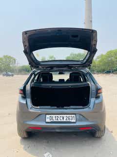 Open boot view of a Tata Altroz 2020-2024