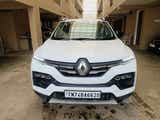 front view of a Ice Cool White Renault Kiger 2023-2024