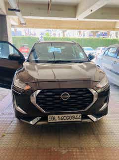 front view of a Nissan Magnite