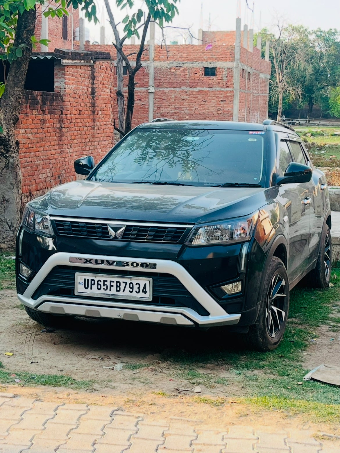 front three-quarter view of a Mahindra XUV300
