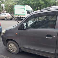 side view of a Maruti Suzuki Wagon R
