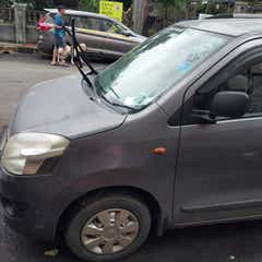 front-side view of a Maruti Suzuki Wagon R