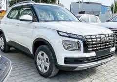 front three-quarter of a Hyundai Venue