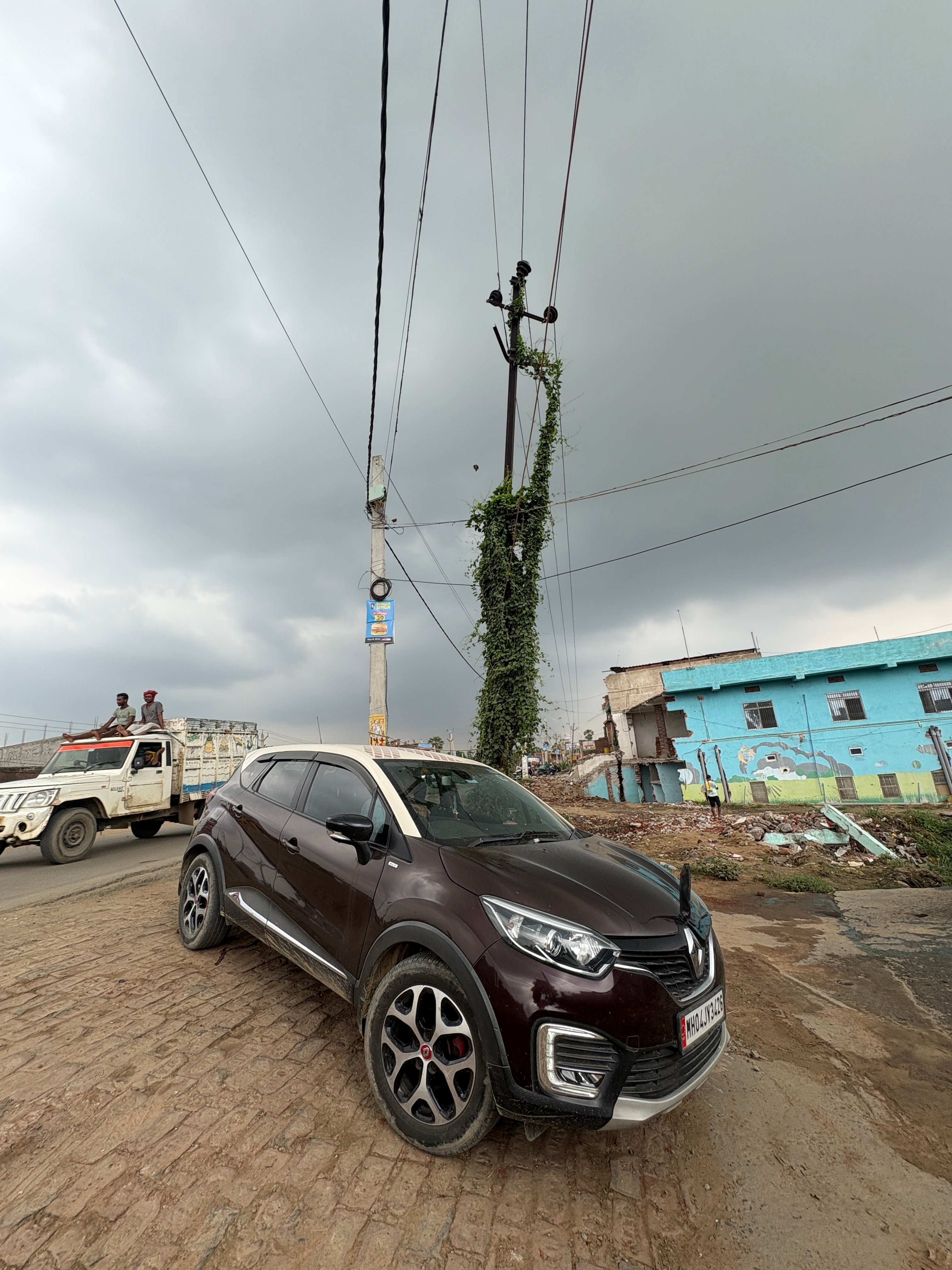 Front three-quarter view of a Maruti Suzuki Wagon R tour