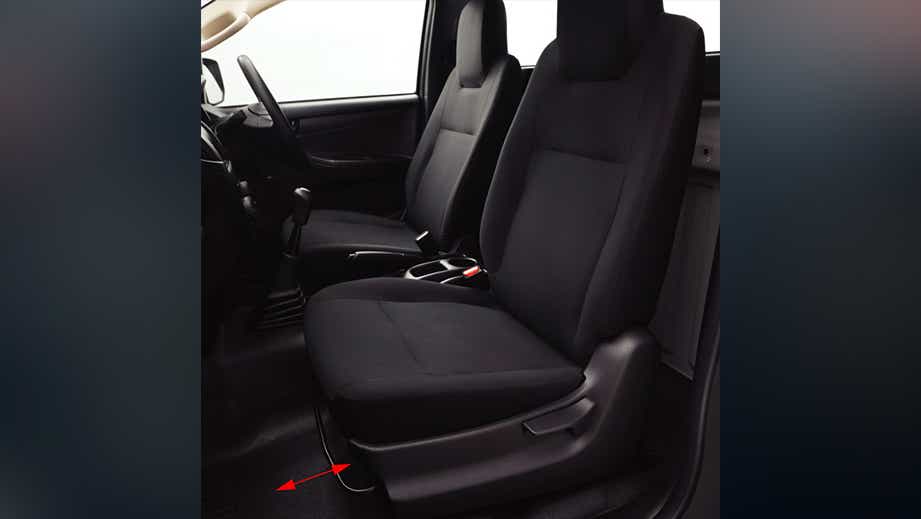 Front seat interior of an Isuzu D-Max
