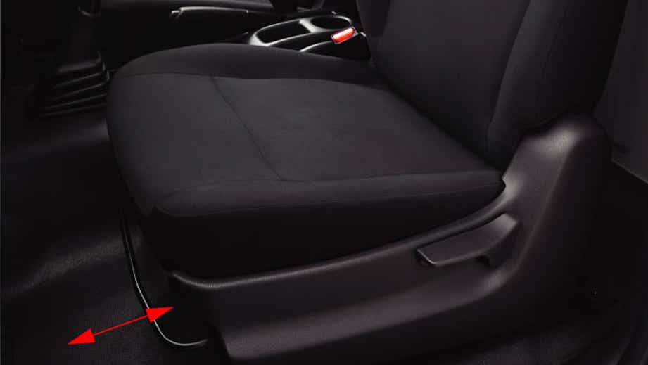 front seat area of an Isuzu S-CAB