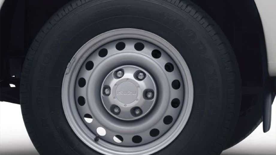Wheel close-up of an Isuzu S-CAB