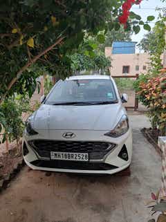front view of a Hyundai Aura