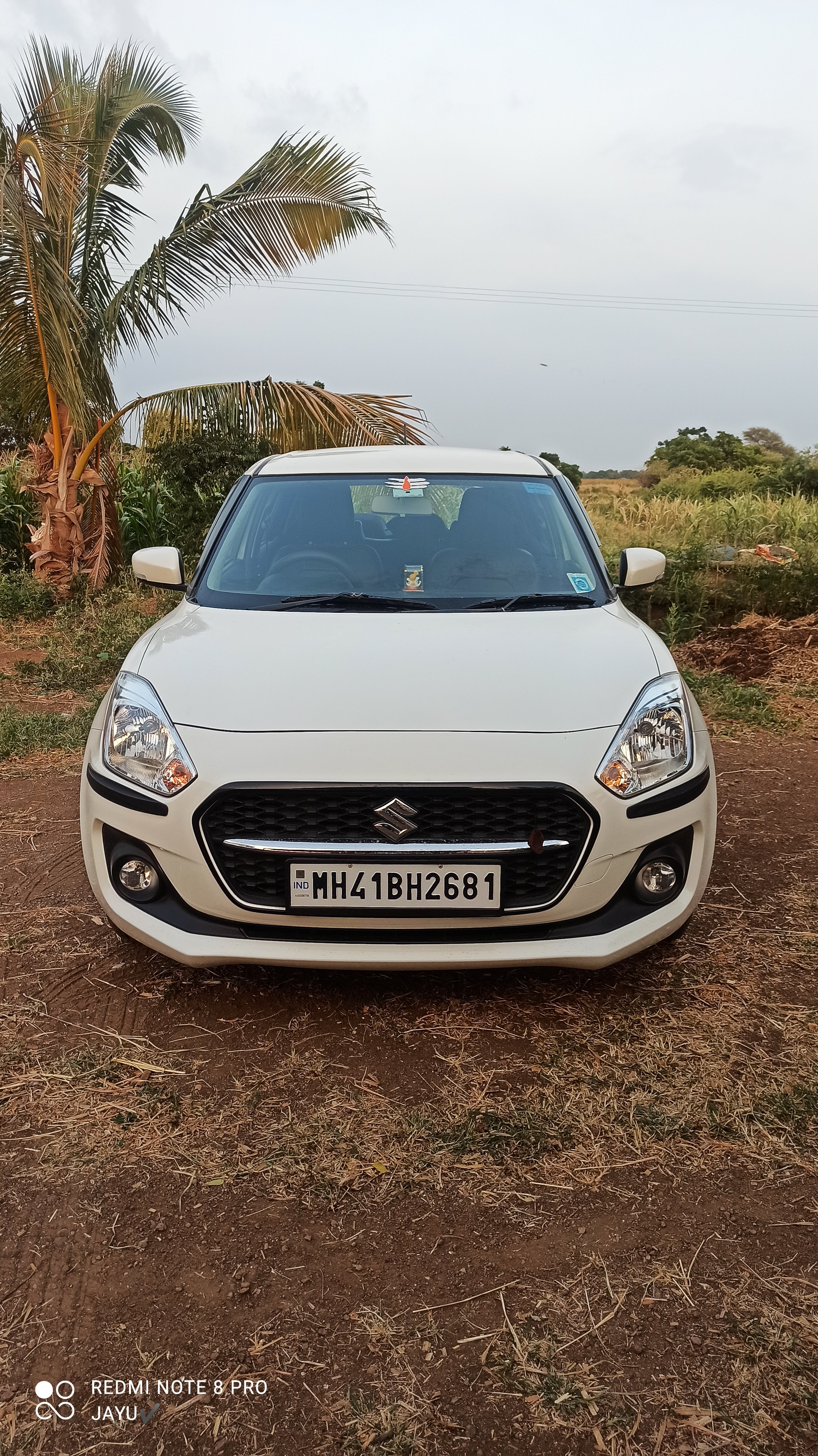 front view of a Maruti Suzuki Swift 2021 - 2023