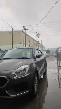 front three-quarter of a Maruti Suzuki Dzire 2018-2023