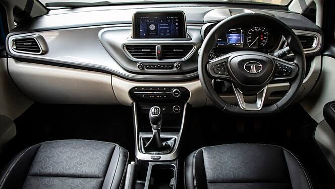 interior dashboard of a Tata Altroz 2020-2024