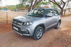 front three-quarter view of a Splendid Silver Maruti Suzuki Brezza