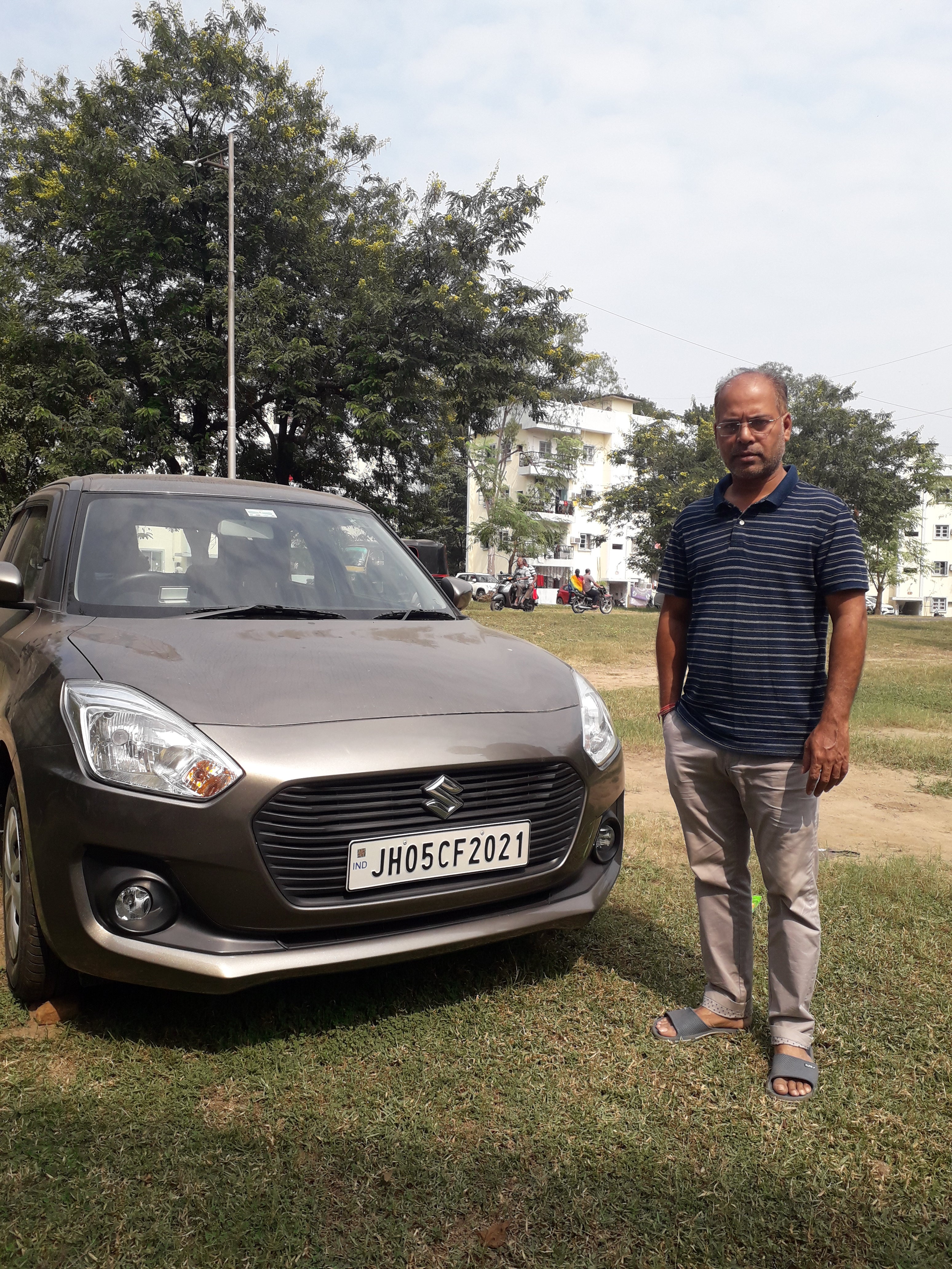front view of a Maruti Suzuki Swift 2021 - 2023