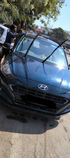 Front view of a Hyundai Grand i10 Nios