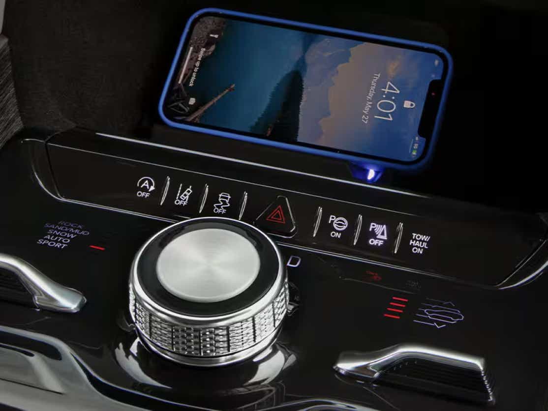 Center console controls and rotary dial of a Jeep Wagoneer