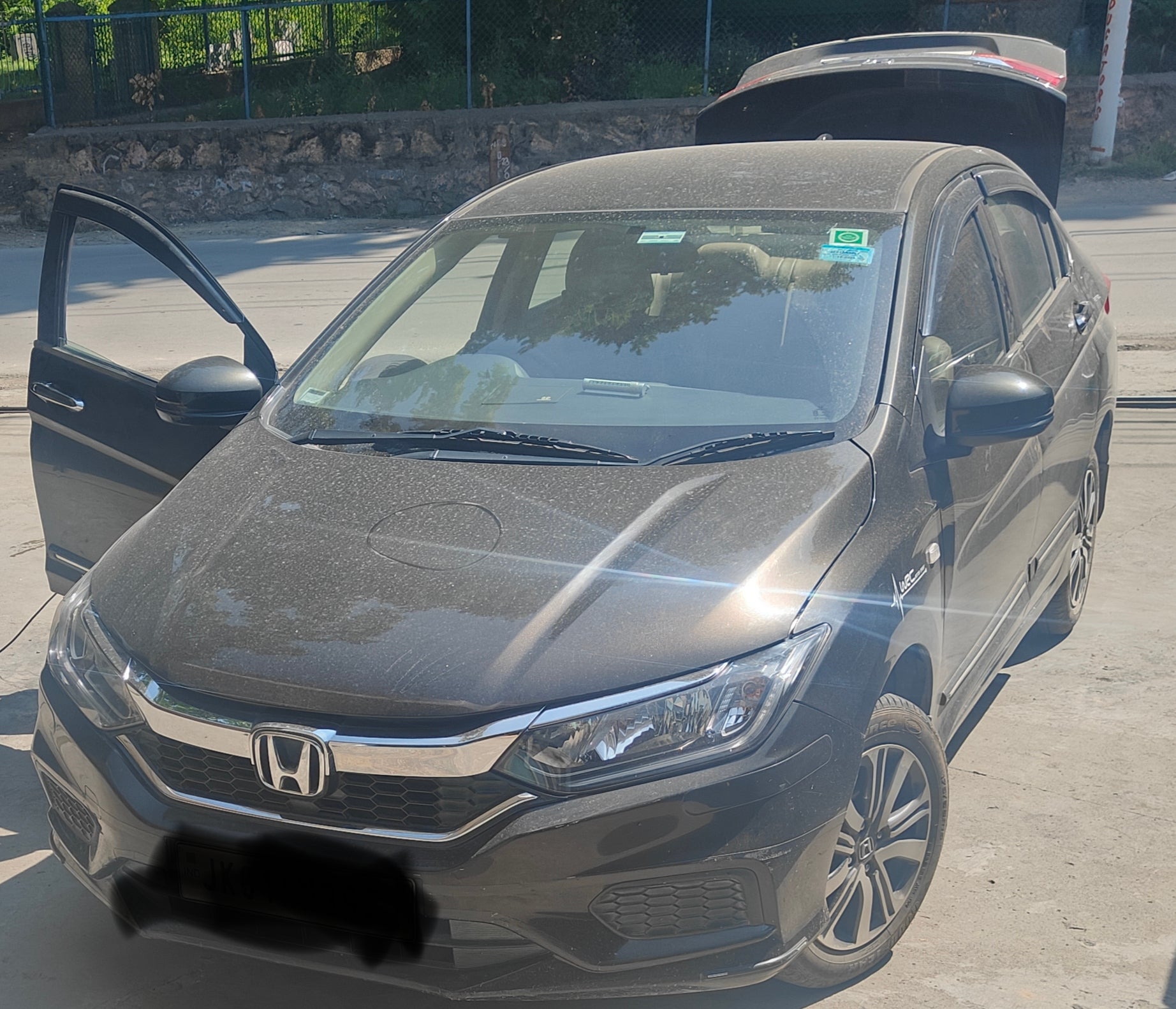 front three-quarter view of a Honda City