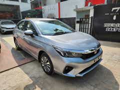 front three-quarter view of a Honda City