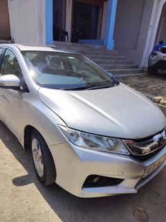 front three-quarter view of a Honda City