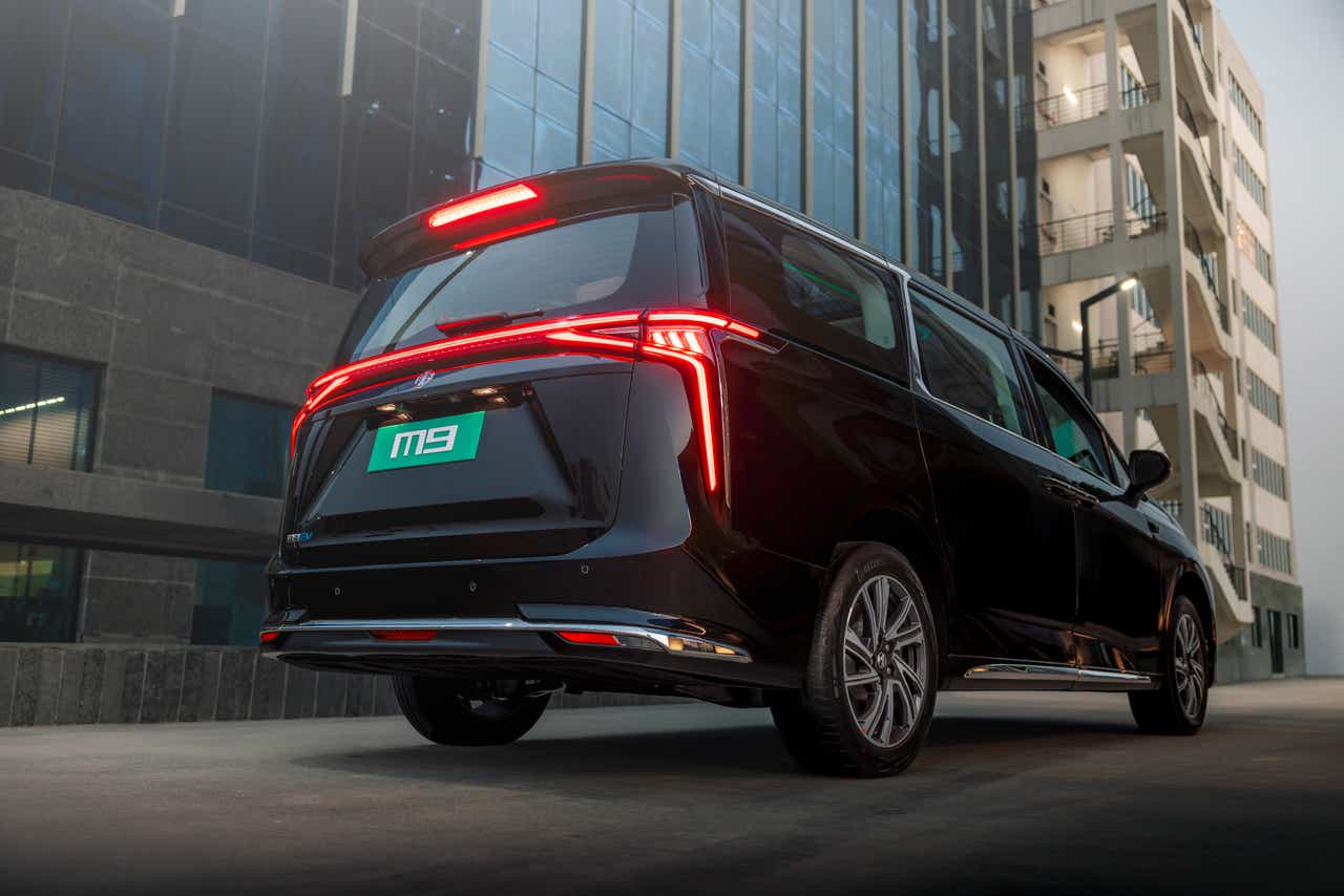 rear three-quarter view of a Metal Black MG M9