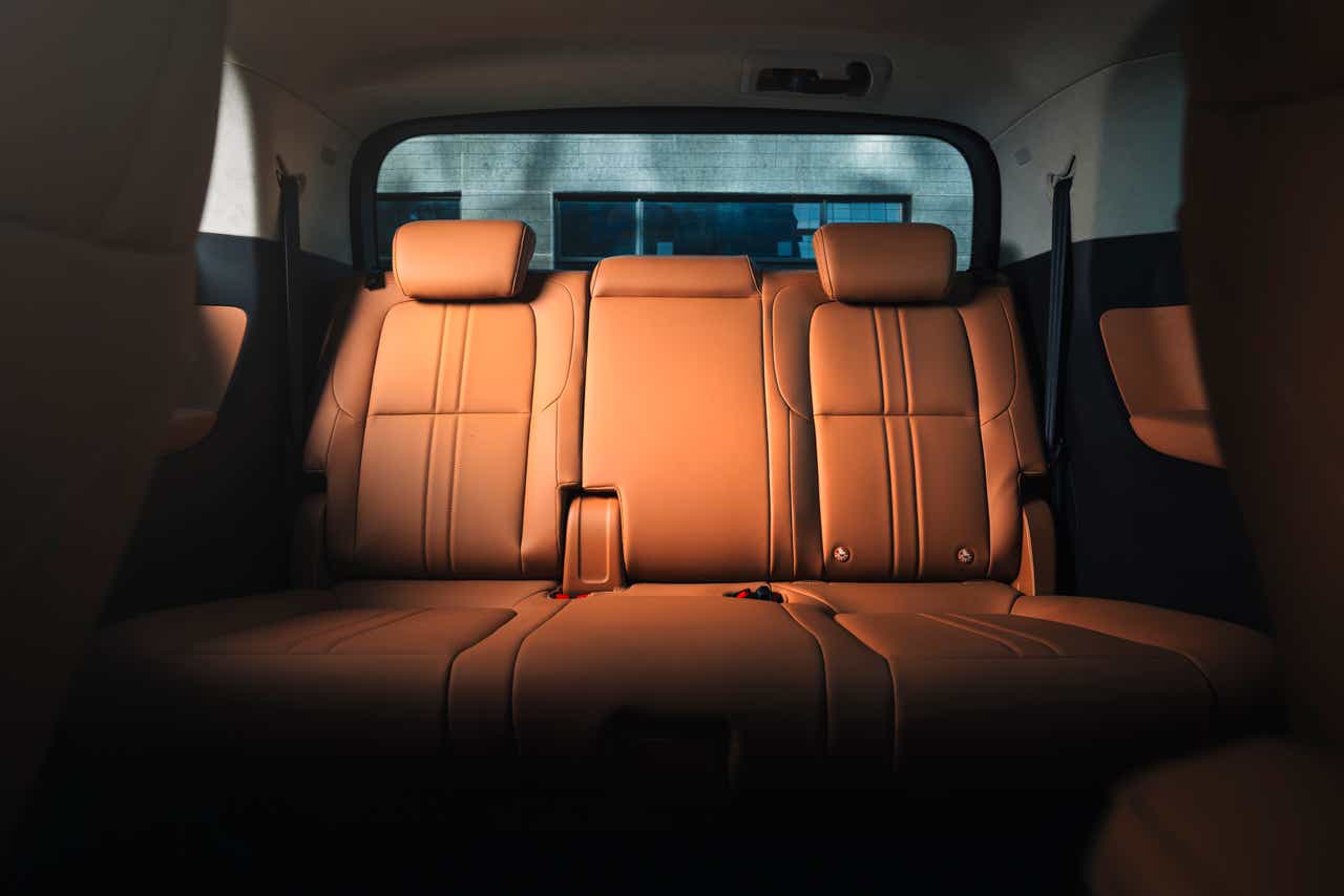 Rear seats of an MG M9