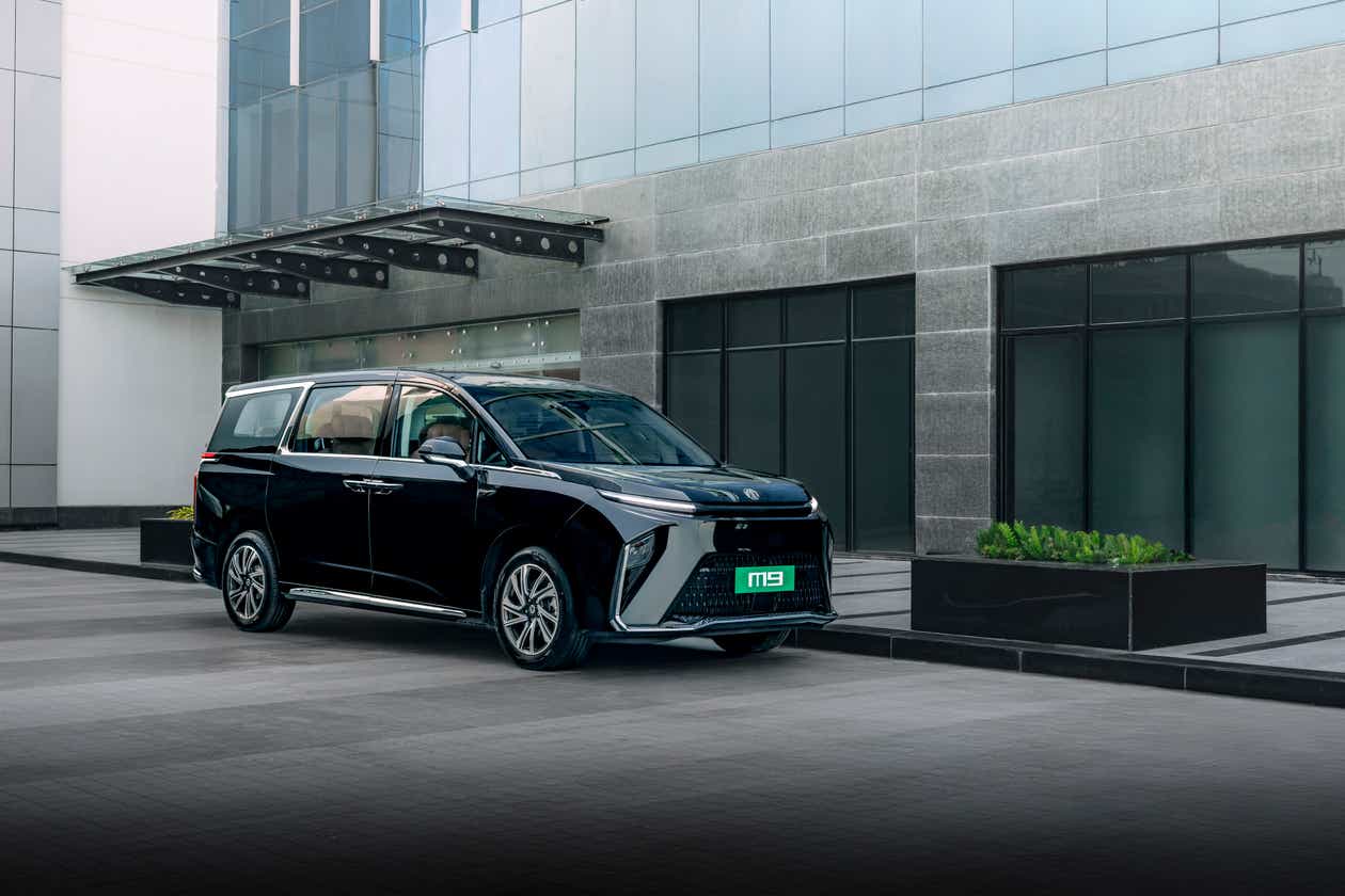 front three-quarter view of a Metal Black MG M9