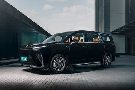 front three-quarter view of a Metal Black MG M9